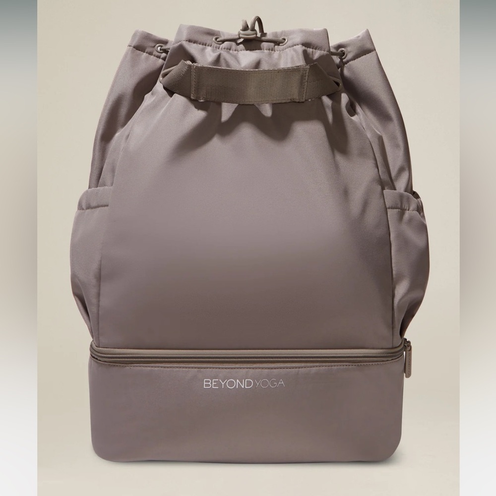NWOT- Beyond Yoga Convertible Gym Bag